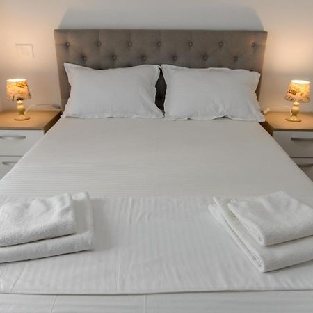 Luxury Apartments Newton By Glam Iasi Luaran gambar