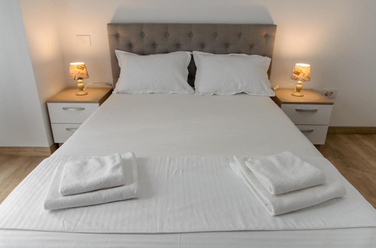 Luxury Apartments Newton By Glam Iasi Luaran gambar