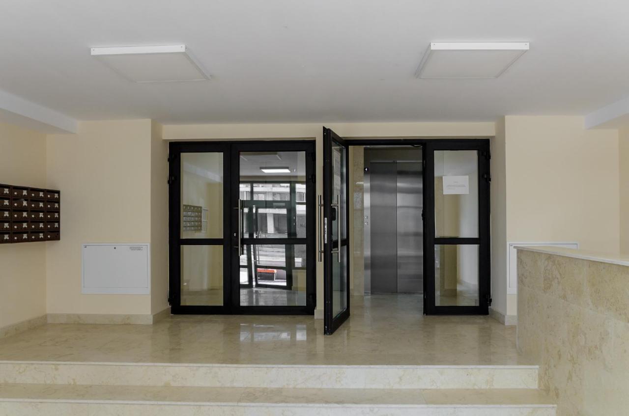 Luxury Apartments Newton By Glam Iasi Luaran gambar