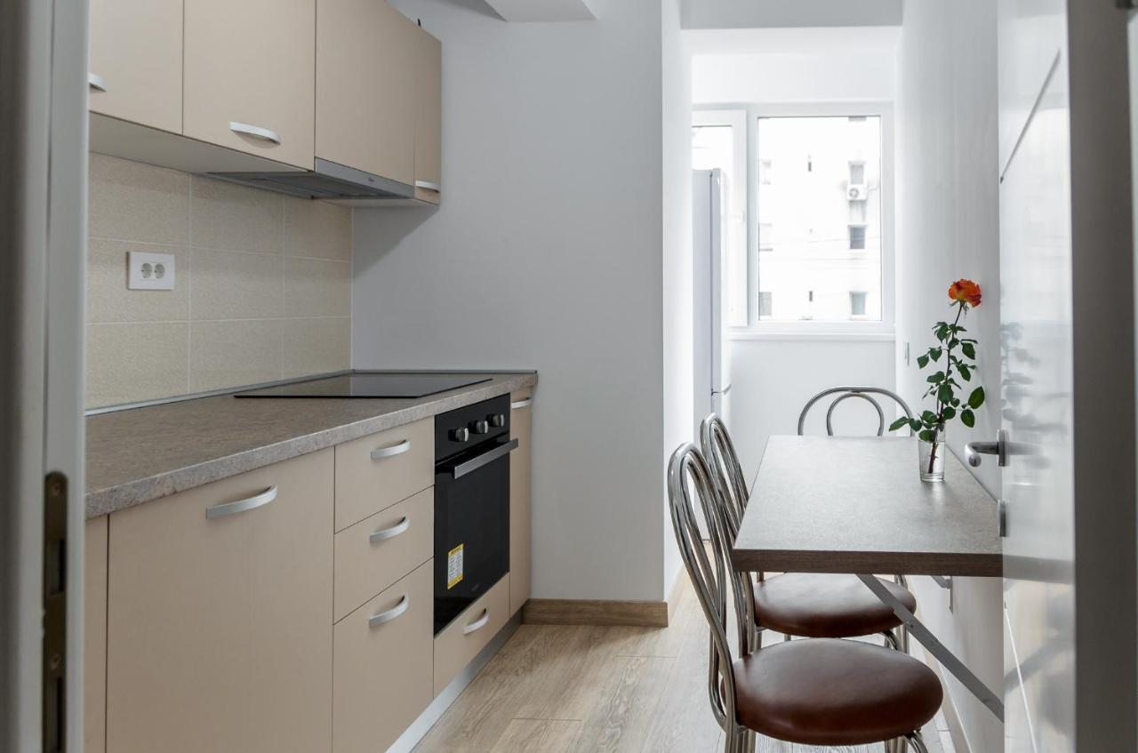 Luxury Apartments Newton By Glam Iasi Luaran gambar