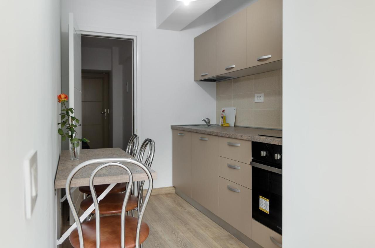 Luxury Apartments Newton By Glam Iasi Luaran gambar