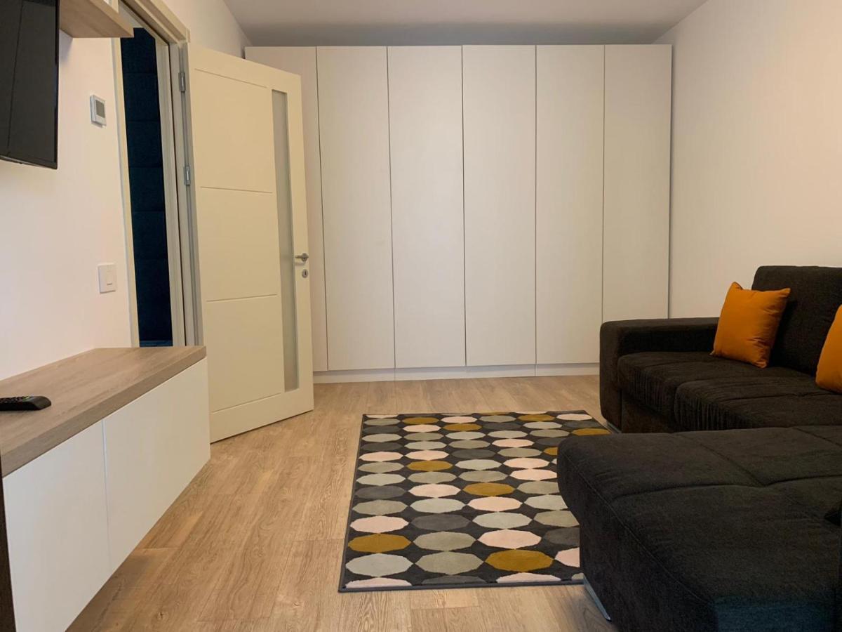 Luxury Apartments Newton By Glam Iasi Luaran gambar
