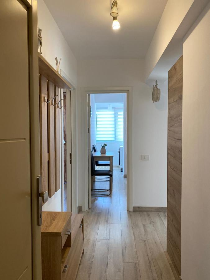 Luxury Apartments Newton By Glam Iasi Luaran gambar