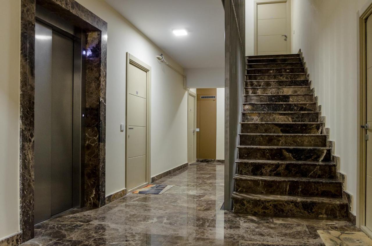 Luxury Apartments Newton By Glam Iasi Luaran gambar